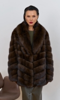 Миниатюра фотографии Женская шуба из соболя с воротником шаль