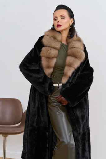 Превью изображения Шуба из меха норки с воротником из меха куницы Миниатюра фотографии Шуба из меха норки с воротником из меха куницы