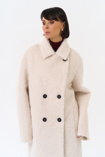 Миниатюра фотографии Утепленное женское пальто с английским воротником 