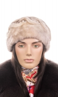 Миниатюра фотографии Шапка женская из мутона