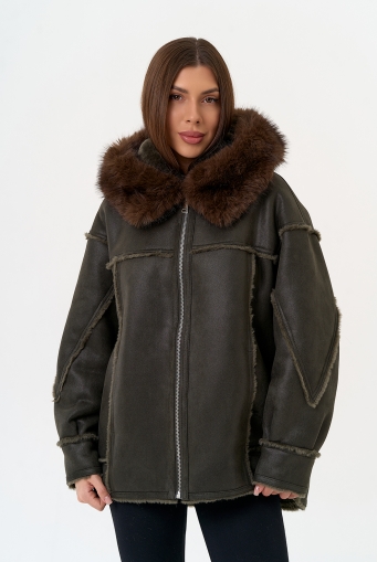 Миниатюра фотографии Женская дубленка из эко замши с капюшоном из эко меха