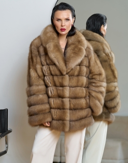 Купить Женская шуба из куницы с английским воротником в каталоге Шубы