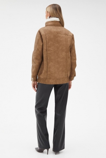 Миниатюра фотографии Женская дубленка из эко кожи с воротником стойкой