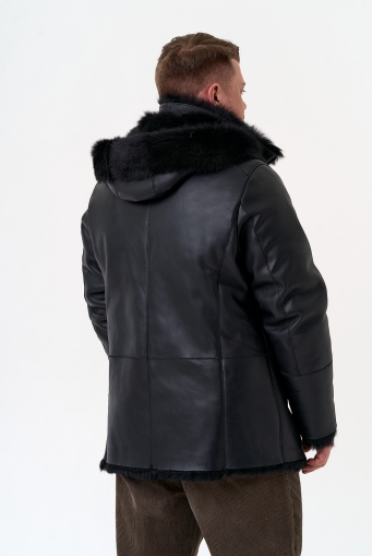 Миниатюра фотографии Мужская дубленка черного цвета с капюшоном