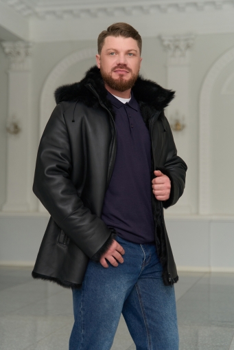 Миниатюра фотографии Мужская дубленка черного цвета с капюшоном