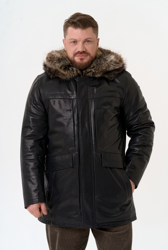 Миниатюра фотографии Мужская куртка с капюшоном на мехе из волка