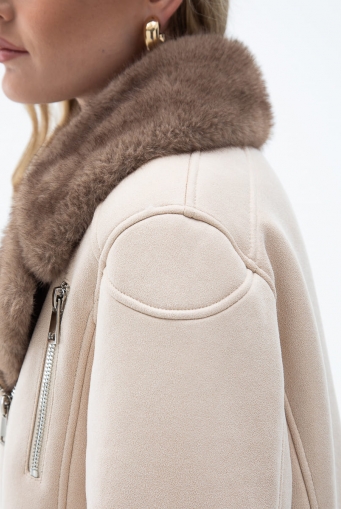 Миниатюра фотографии Женская дубленка из эко кожи с отделкой из эко меха