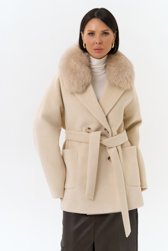 Миниатюра фотографии Женское утепленное пальто с отделкой из меха песца