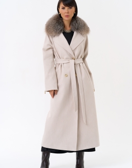 Купить Утепленное женское пальто с английским воротником из меха лисы в каталоге