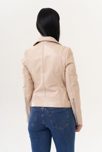 Миниатюра фотографии Куртка "косуха" бежевого цвета из натуральной кожи