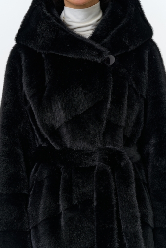 Миниатюра фотографии Женская шуба из эко меха с капюшоном