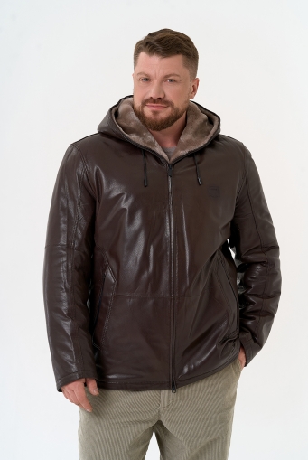 Миниатюра фотографии Мужская дубленка коричневого цвета с капюшоном