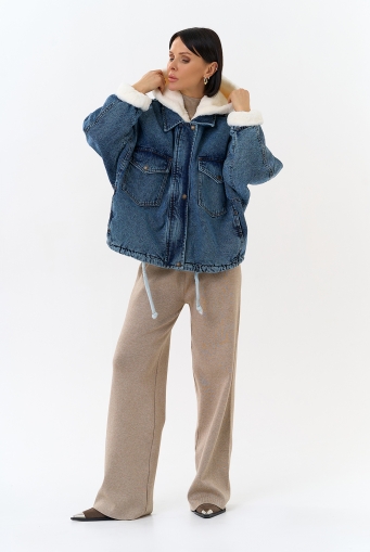 Миниатюра фотографии Женская утепленная джинсовая куртка с отделкой из эко меха