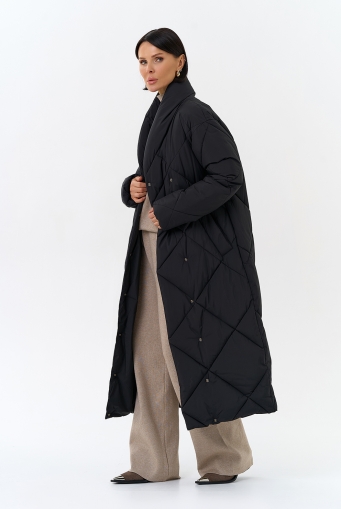 Миниатюра фотографии Женский пуховик с воротником шаль