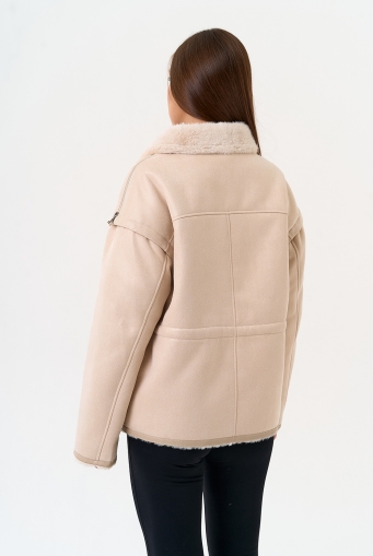 Миниатюра фотографии Женская дубленка из эко замши с отложным воротником