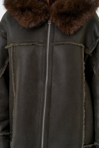 Миниатюра фотографии Женская дубленка из эко замши с капюшоном из эко меха