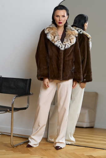 Миниатюра фотографии Куртка из меха норки с английским воротником из меха рыси