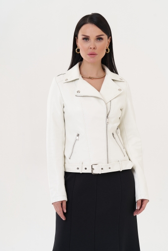 Миниатюра фотографии Куртка из эко кожи белого цвета