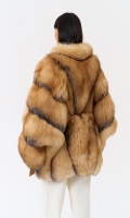 Миниатюра фотографии Шуба из лисы свободного кроя