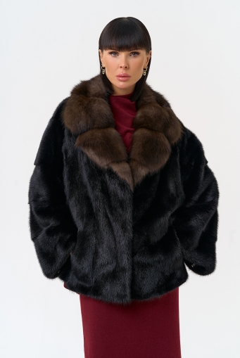 Миниатюра фотографии Шуба из меха норки с воротником из меха куницы