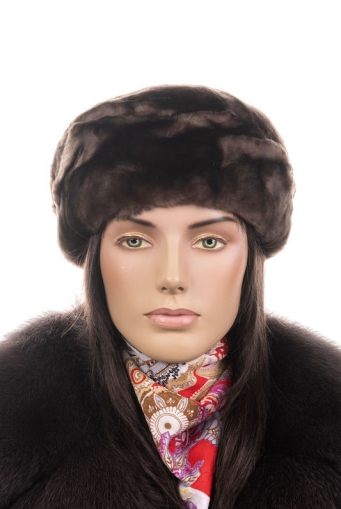 Миниатюра фотографии Шапка женская из мутона