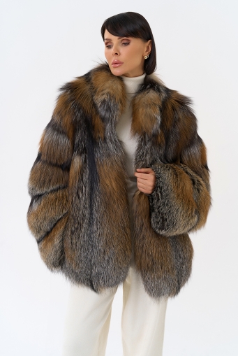 Миниатюра фотографии Короткая шуба из лисы