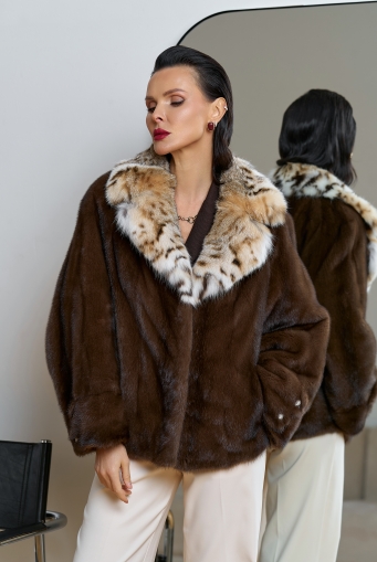 Миниатюра фотографии Куртка из меха норки с английским воротником из меха рыси