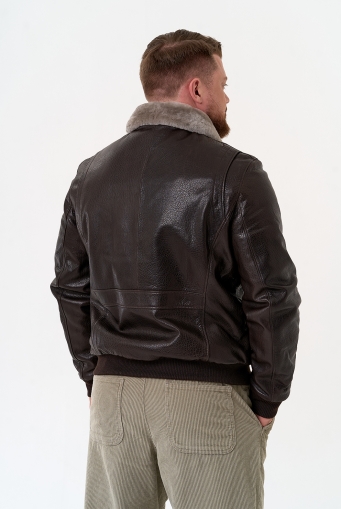 Миниатюра фотографии Мужская дубленка коричневого цвета