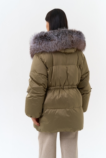 Миниатюра фотографии Женский пуховик с капюшоном из меха блюфрост