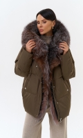 Миниатюра фотографии Женский пуховик с отделкой из меха блюфрост