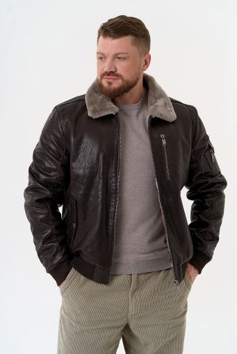 Миниатюра фотографии Мужская дубленка коричневого цвета