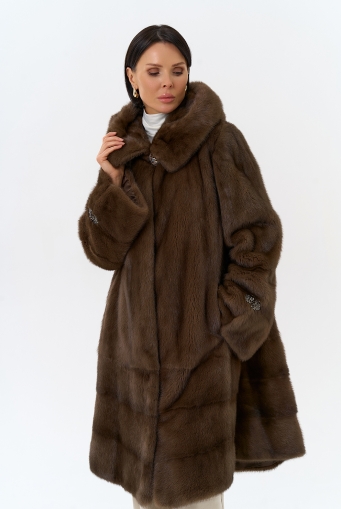 Миниатюра фотографии Шуба из меха норки с капюшоном