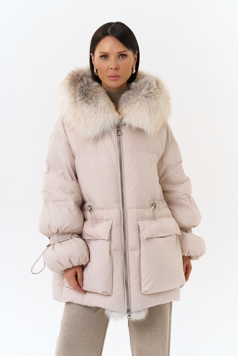 Миниатюра фотографии Женский пуховик с капюшоном из меха лисы