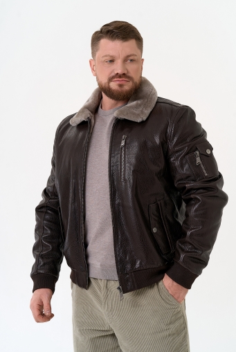 Миниатюра фотографии Мужская дубленка коричневого цвета