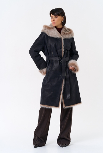 Миниатюра фотографии Женская натуральная дубленка с капюшоном