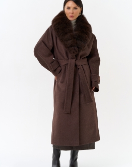 Купить Женское утепленное пальто с отделкой из меха песца в каталоге