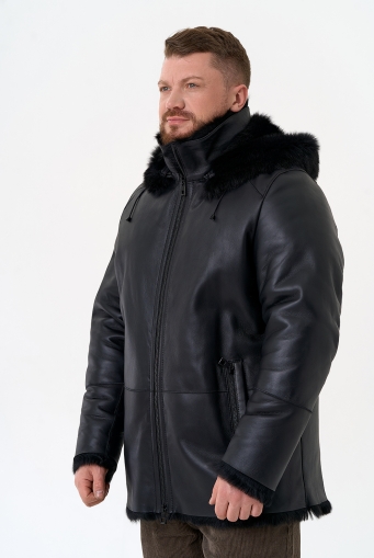 Миниатюра фотографии Мужская дубленка черного цвета с капюшоном