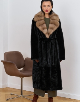 Купить Шуба из меха норки с воротником из меха куницы в каталоге Шубы