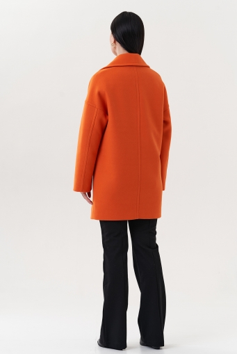 Миниатюра фотографии Двубортное пальто оранжевого цвета
