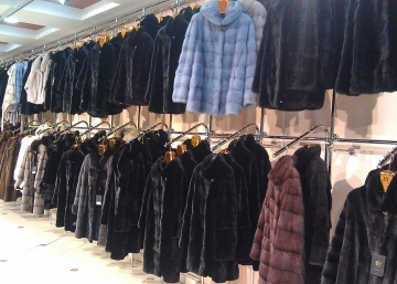 Магазин TOPS, где можно купить Пальто в Великом Новгороде