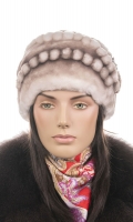 Миниатюра фотографии Шапка женская из мутона