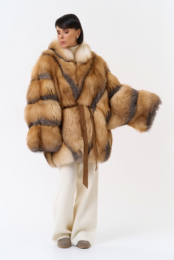 Миниатюра фотографии Шуба из лисы свободного кроя