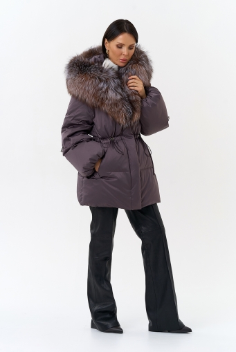 Миниатюра фотографии Женский пуховик с капюшоном из меха блюфрост