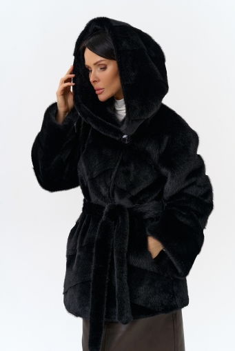 Миниатюра фотографии Женская шуба из эко меха с капюшоном