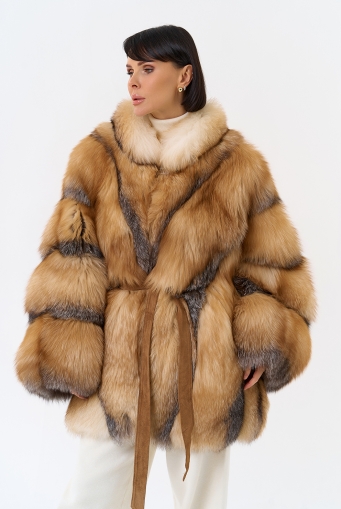 Миниатюра фотографии Шуба из лисы свободного кроя