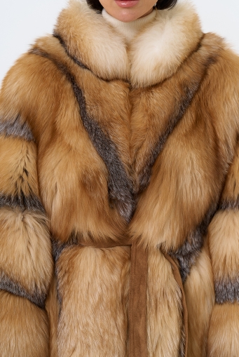 Миниатюра фотографии Шуба из лисы свободного кроя