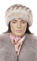 Миниатюра фотографии Шапка женская из мутона
