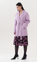 Миниатюра фотографии Пальто фиолетового цвета под пояс