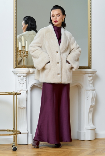 Миниатюра фотографии Укороченная шуба из меха норки с акцентными пуговицами