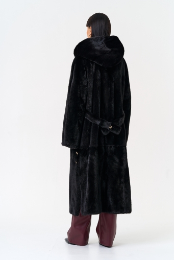 Миниатюра фотографии Женская шуба из скандинавской норки с капюшоном